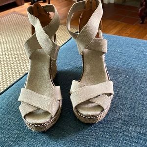 Tory Burch stacked espadrilles with hood accent Size 7.5.